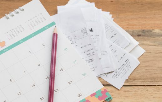 Conheça as principais vantagens e riscos da antecipação de recebíveis e tome a decisão mais assertiva para o seu negócio.